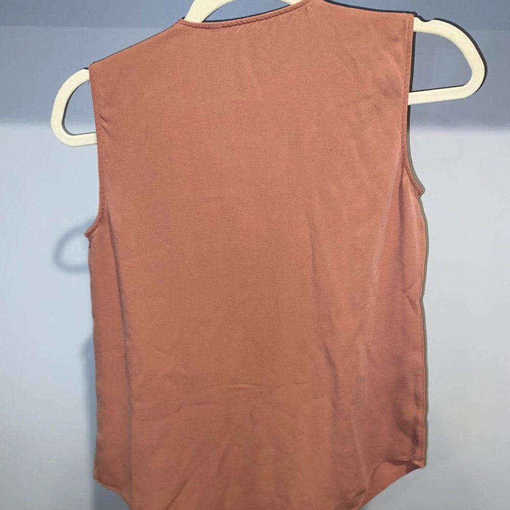 THEORY Classic Georgette Crossover Shell (Size: P) - Picture 2 of 3